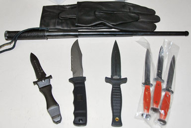 Photo's of mass murderer's weapons - Page 5 Kato1210