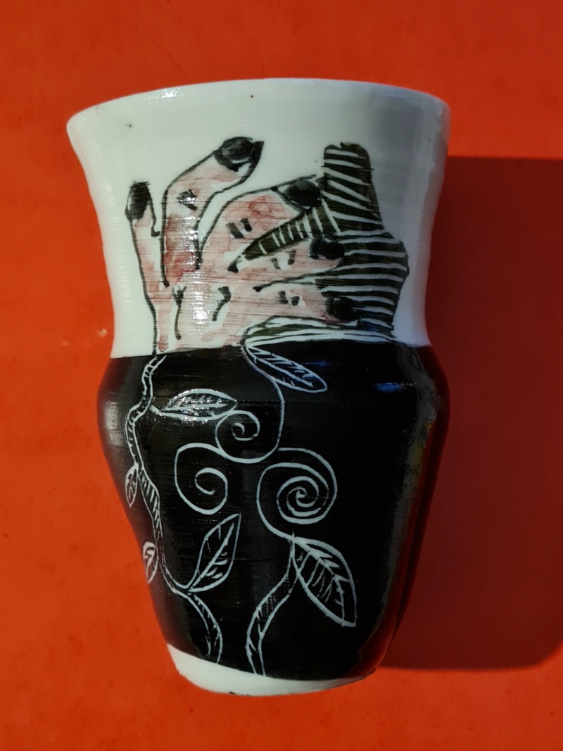 Petit vase maghreb signé AZAD OUIE 20240321
