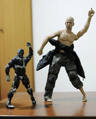 Action Figure Posing Compilation (Messing with Plastic/PVC/Clay Families!)