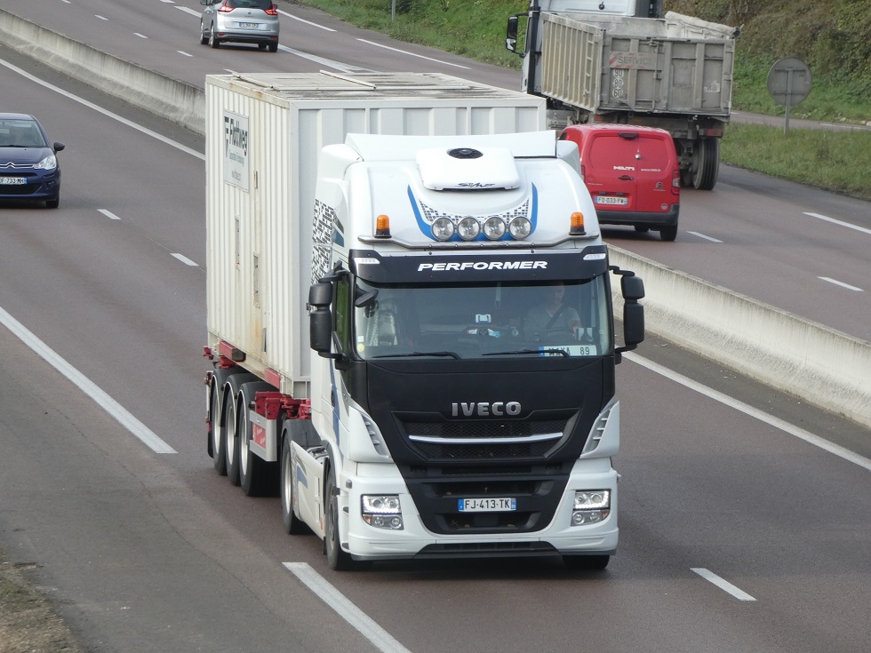 Iveco Stralis  - Page 10 P1080616