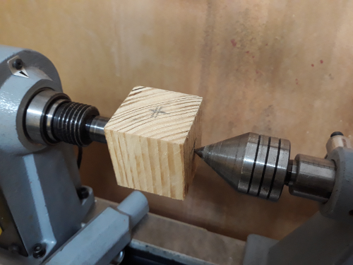Iniciación al torneado de madera IV – La madera y su sujeción en el torno. De_tra10