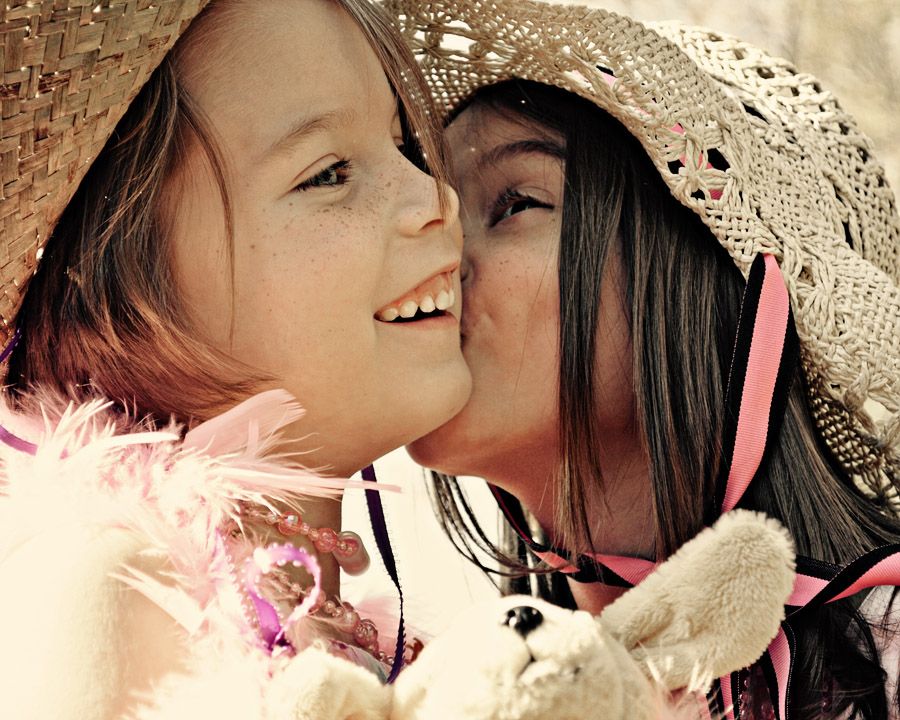 Girls Tougue Kissing