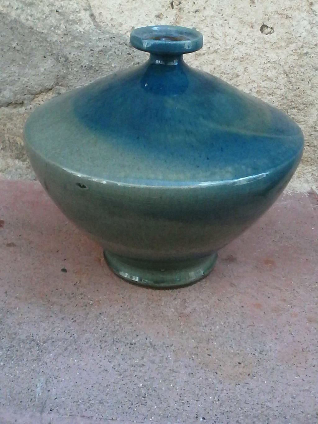 Vase toupie bleu - non signé Img13010