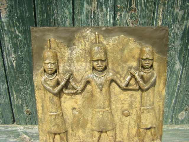 moulage sur fibre de verre des bronzes du palais royal du Bénin Imgp1110