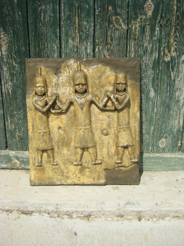 moulage sur fibre de verre des bronzes du palais royal du Bénin Imgp1111