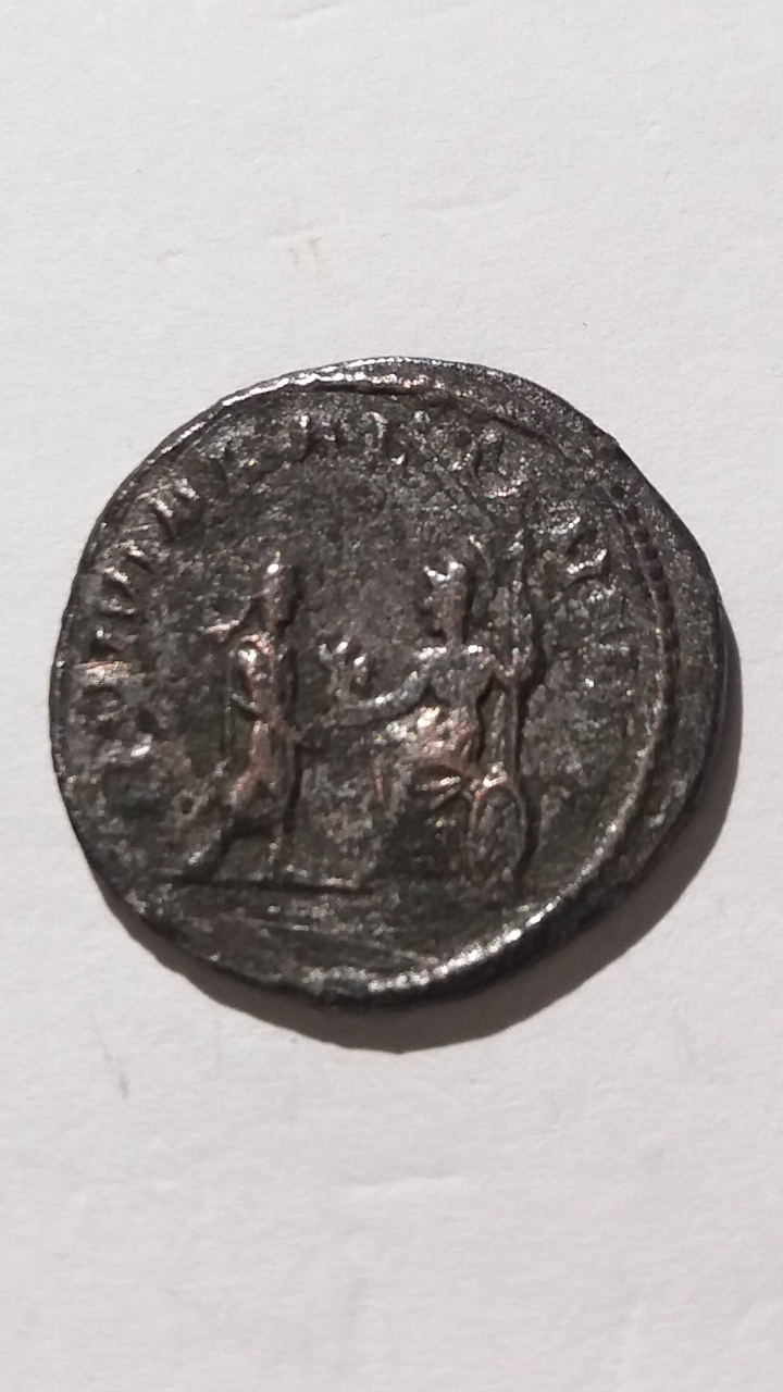Antoniniano de Salonina. ROMAE AETERNAE. Roma sentada entregando una victoria a Galieno. Antioquía Scree304