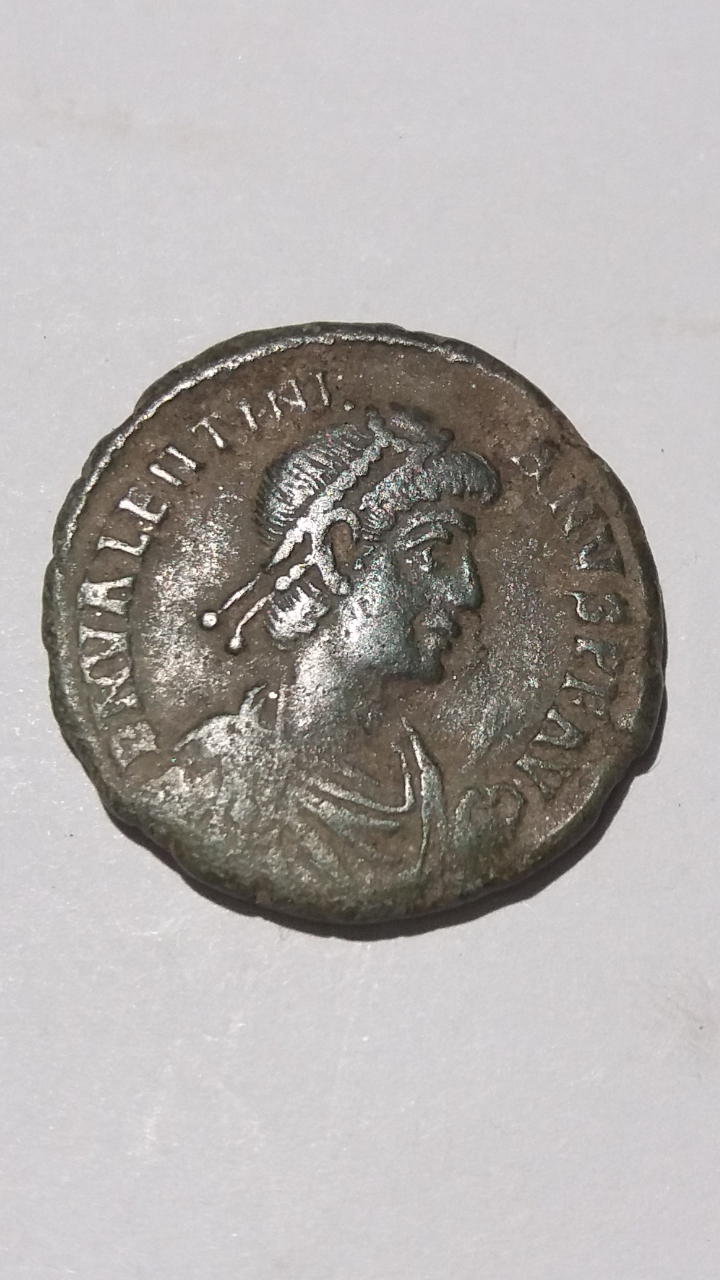 AE2 o Maiorina de Valentiniano II. REPARATIO REI PVB. Aquilea Scree350