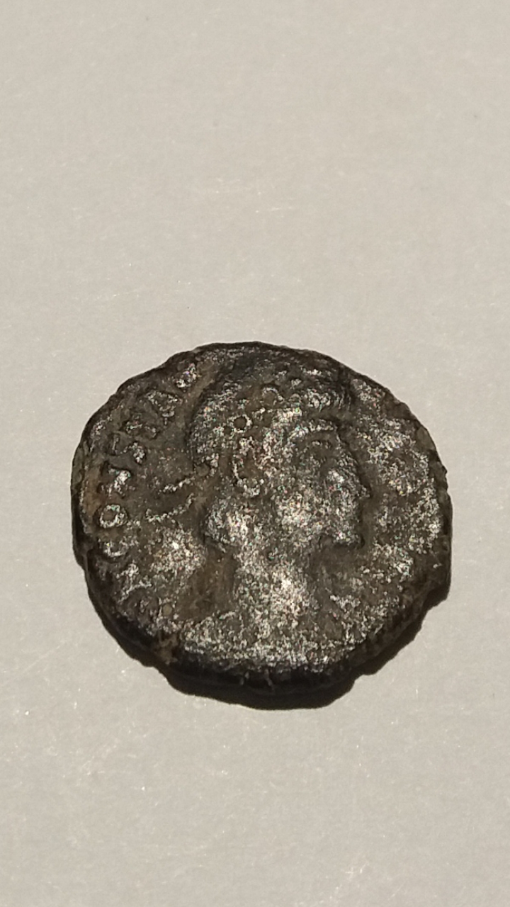 AE3 de Constancio II. FEL TEMP – REPARATIO. Soldado romano alanceando a jinete caído. Scree493