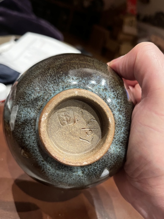 Identification of studio pottery, TS mark 8cfbb910