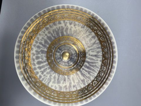 Unidentified porcelain bowl decorated in gold colour. Image55