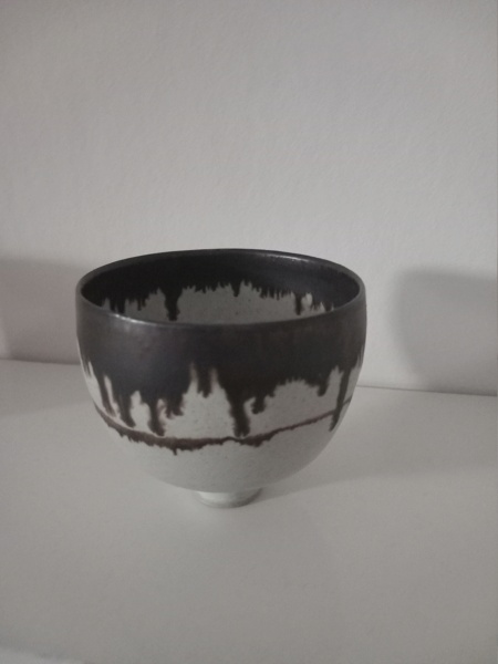 BIrd (?) mark or an A and other letter - Lucy Rie type drip glaze 20220936