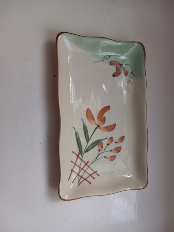 Small rectangular dish with floral decoration - unusual shape mark 20231017
