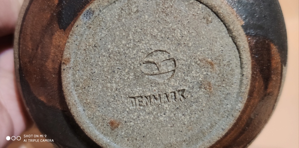 Denmark stoneware bowl, H or K mark - Hanne Salomon  Img_2100