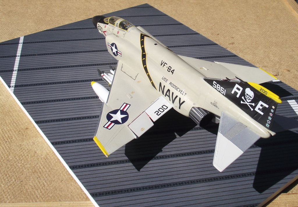 [Revell] McDonnell-Douglas F-4J Phantom II  1/72 Dscf0664
