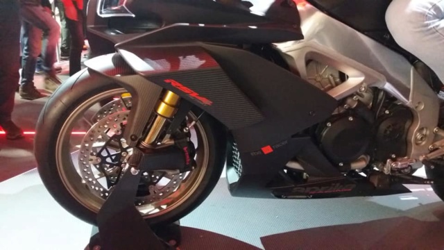 La nouvelle RSV4 1100 !!!  46153610