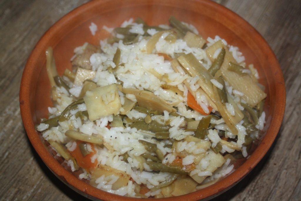 riz aux légumes avec boulettes de viande 13189510