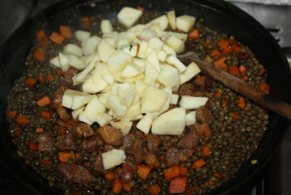 lentilles  aux pommes et lardons 26231010