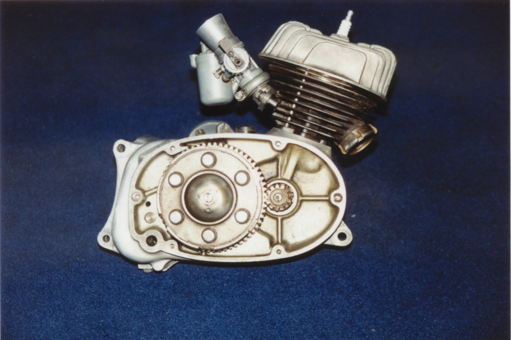 MONDIAL 48SS 4 vitesses. Moteur15