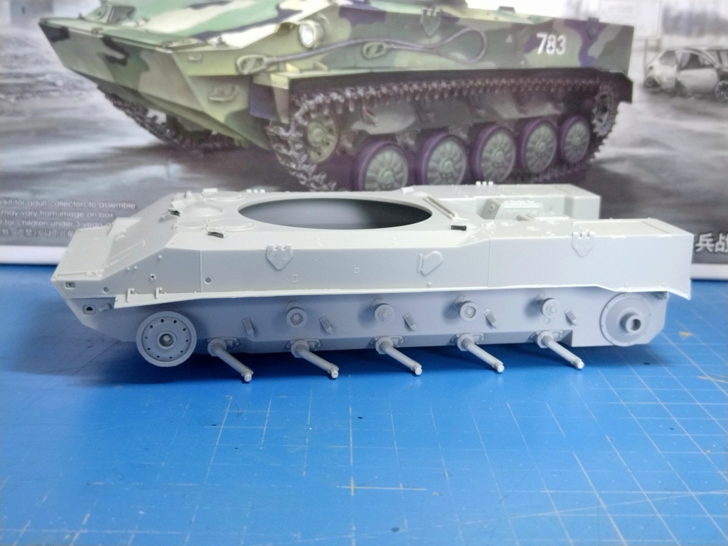 BMD-4 Trumpeter 1/35 Img_1938