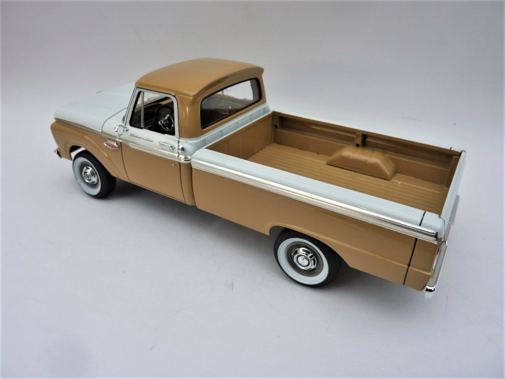  Ford f 100 custom cab 4x4 (Moebius) terminé  - Page 2 Phot2131
