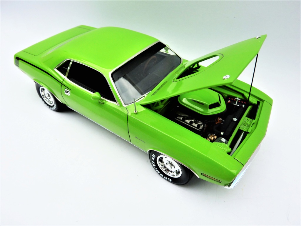  Plymouth Hemi Cuda 70 revell terminée - Page 2 Photo575