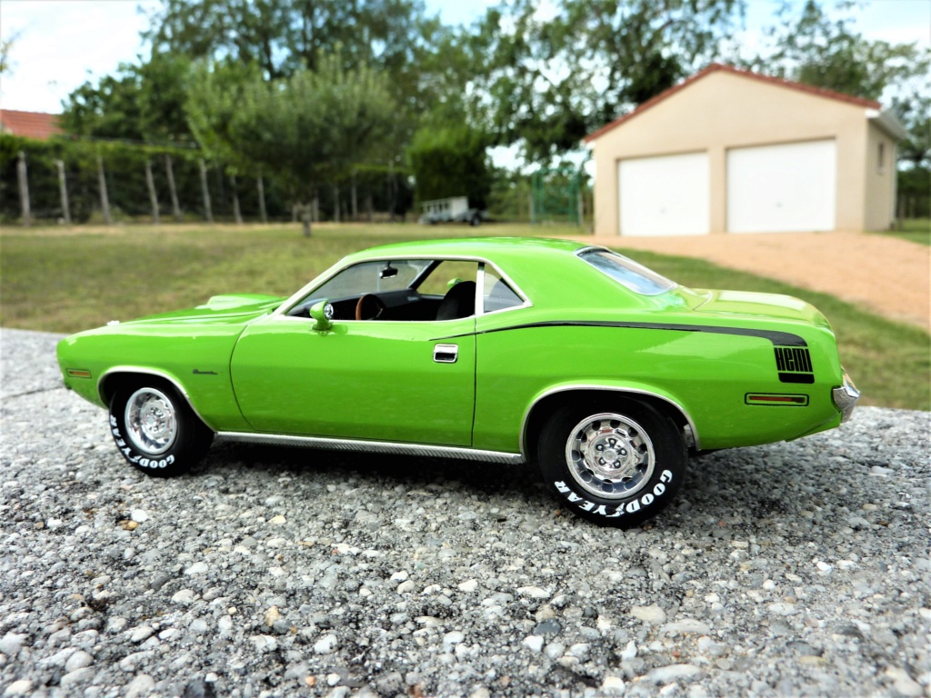  Plymouth Hemi Cuda 70 revell terminée - Page 2 Photo584