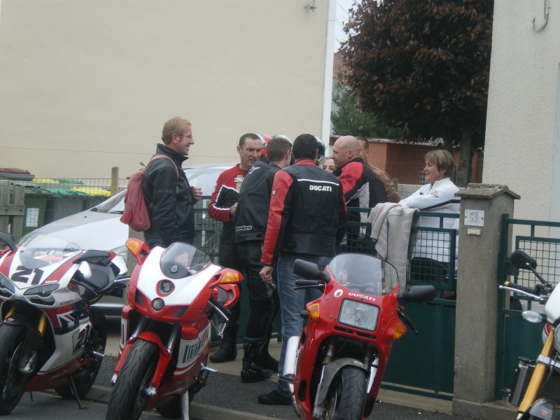 balade chez Ducati Poitiers samedi 31 . - Page 5 00311