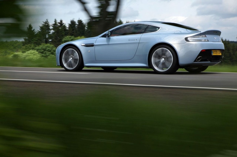 Aston Martin V12 Vantage & ZAGATO Big_as15