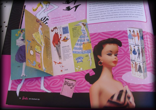 Livres sur Barbie 50° anniversaire Gedc0511