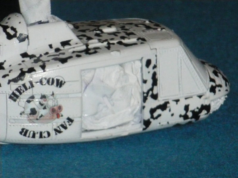 UH-1B Hobbyboss 1/72ème (Héli-cow) Daco410