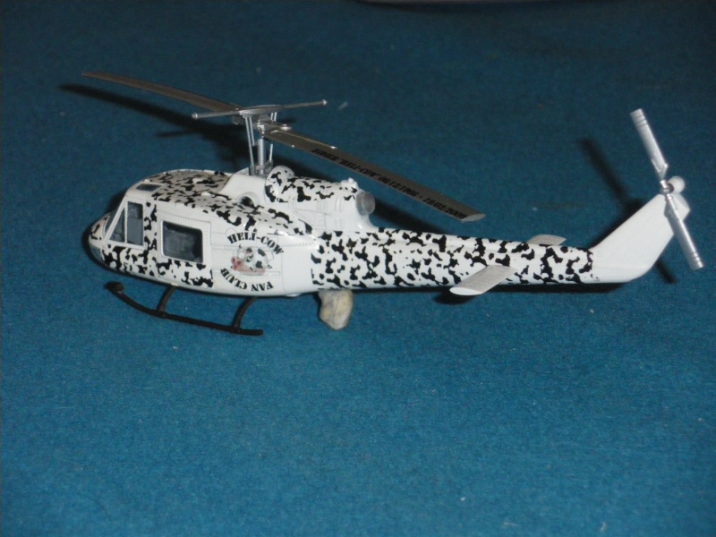 UH-1B Hobbyboss 1/72ème (Héli-cow) Fini211