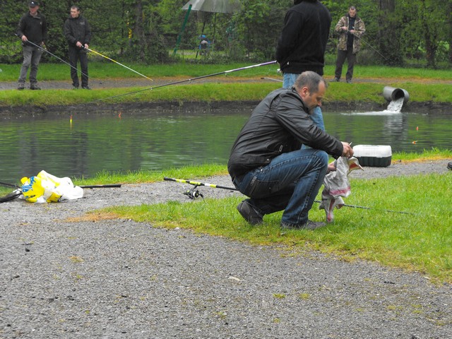 Sortie péche "pluvieuse" à Courtebourne le 20/05/13 Dscf7028