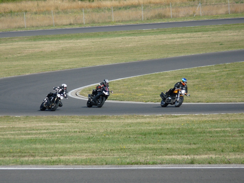 Cr journée FFM du 06.07.2009 piste club magny cours P1010222