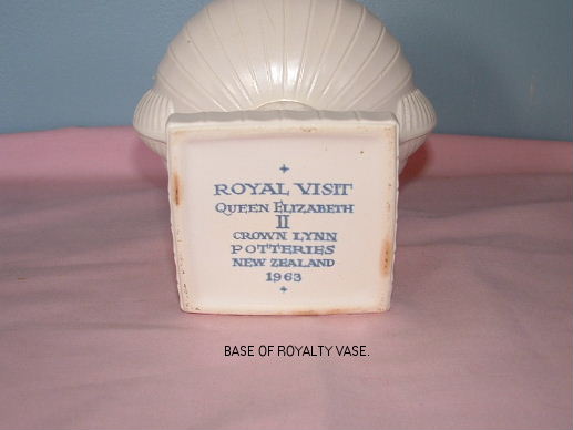 Royal visit urn from 1963 Royal_11