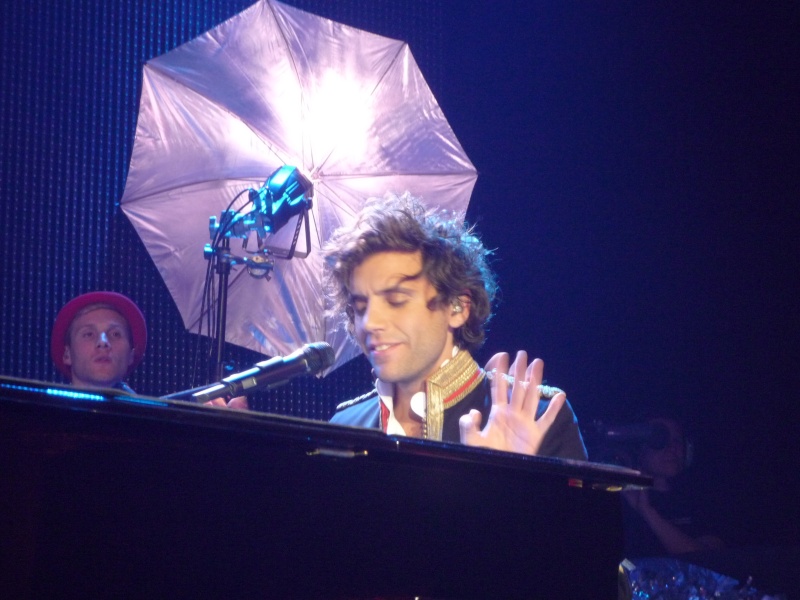 Concert Privé à Bruxelles  le 02/09/2009 - Page 2 Mika_c11