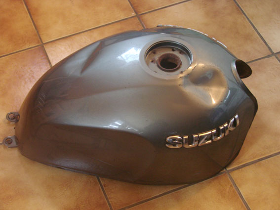 Réservoir Suzuki Inazuma 143