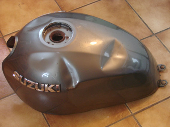 Réservoir Suzuki Inazuma 233
