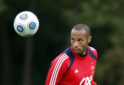 Thierry Henry - Page 8 Capt_410