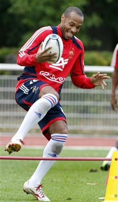 Thierry Henry - Page 8 Capt_710