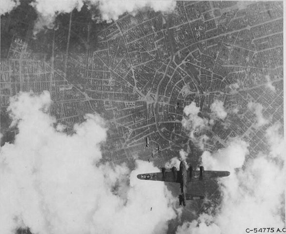 Bombardement de Berlin, 19 mai 1944. Zut alors! 57938110
