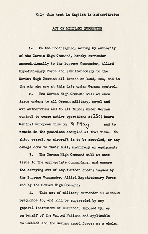 La capitulation de l'armée allemande signée le 7 mai 45 à Reims. Acte_c10