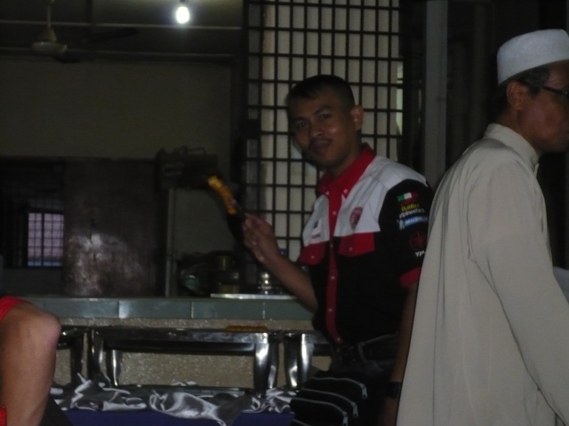 Report : MRC Charity Ride: Cuci Dosa di bulan Ramadhan -> 5 Sept 2009 - Page 2 P1060521