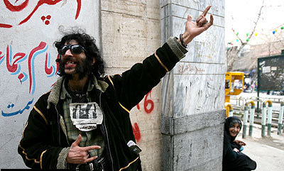 ظهور شخص ايراني مجنون يدعي انه مايكل جاكسون Image016
