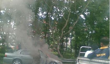 Car catches fire on the CTE, before Moulmein exit Untitl10