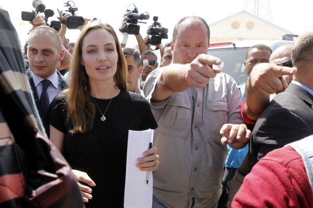 Angelina at World Refugee Day..Jordan..June 20th 2013 - Page 2 0_285410