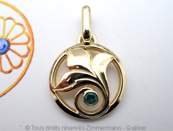 Pendentif or avec une petite émeraude sertie clos. Peof1110