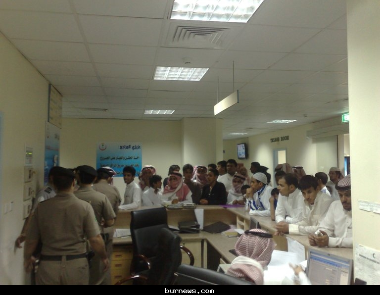 صور تحكي ماحصل في طوارئ مستشفى بريــده مع ياسر القحطـاني 4ae95310