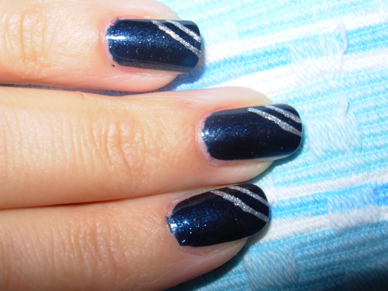 Easy Nail Art: blu oltremare e linee argento Dscn1715