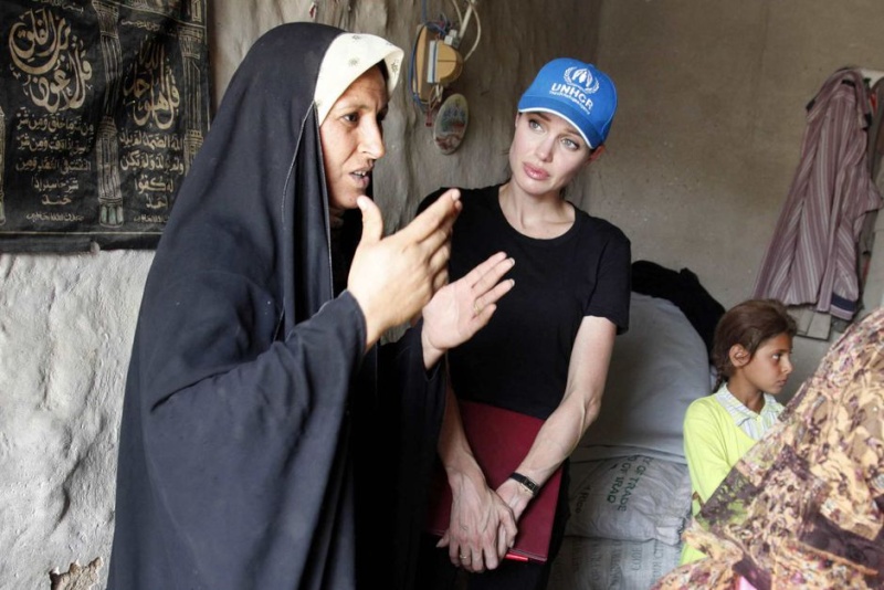 أنجلينا جولي منصب سفير النوايا الحسنة للأمم المتحدة لشؤون اللآجئين في العالم Irak10