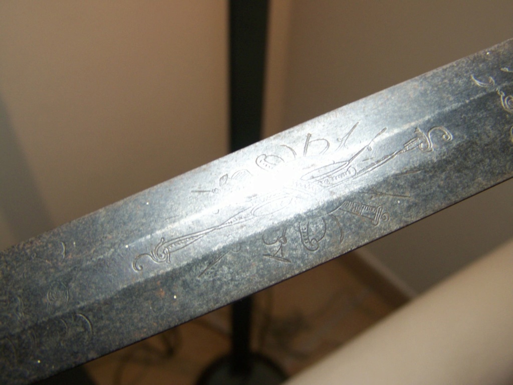 épée bizarre à identifier 01052